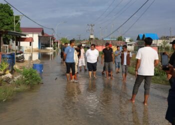 Bupati PPU Mudyat Noor Tinjau Banjir Pasang Laut di Babulu