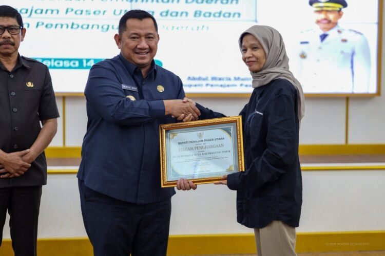 Kembangkan Program CSR yang Inovatif dan Berdampak, PT Pertamina Hulu Kalimantan Timur Terima Penghargaan dari Pemkab PPU