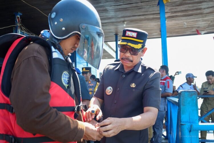 Wabup PPU Pantau Keselamatan Penyeberangan, Imbau Penumpang Selalu Gunakan Life Jacket