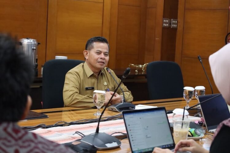 Sekda Tohar Hadiri Evaluasi Tengah Tahun KPw BI Balikpapan, Paparkan Sinergi Strategis Pemda dan Bank Indonesia