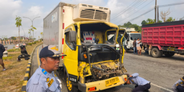 Lantas Polres PPU Tangani Kecelakaan Beruntun Empat Kendaraan di Penajam, Kerugian Capai Puluhan Juta Rupiah